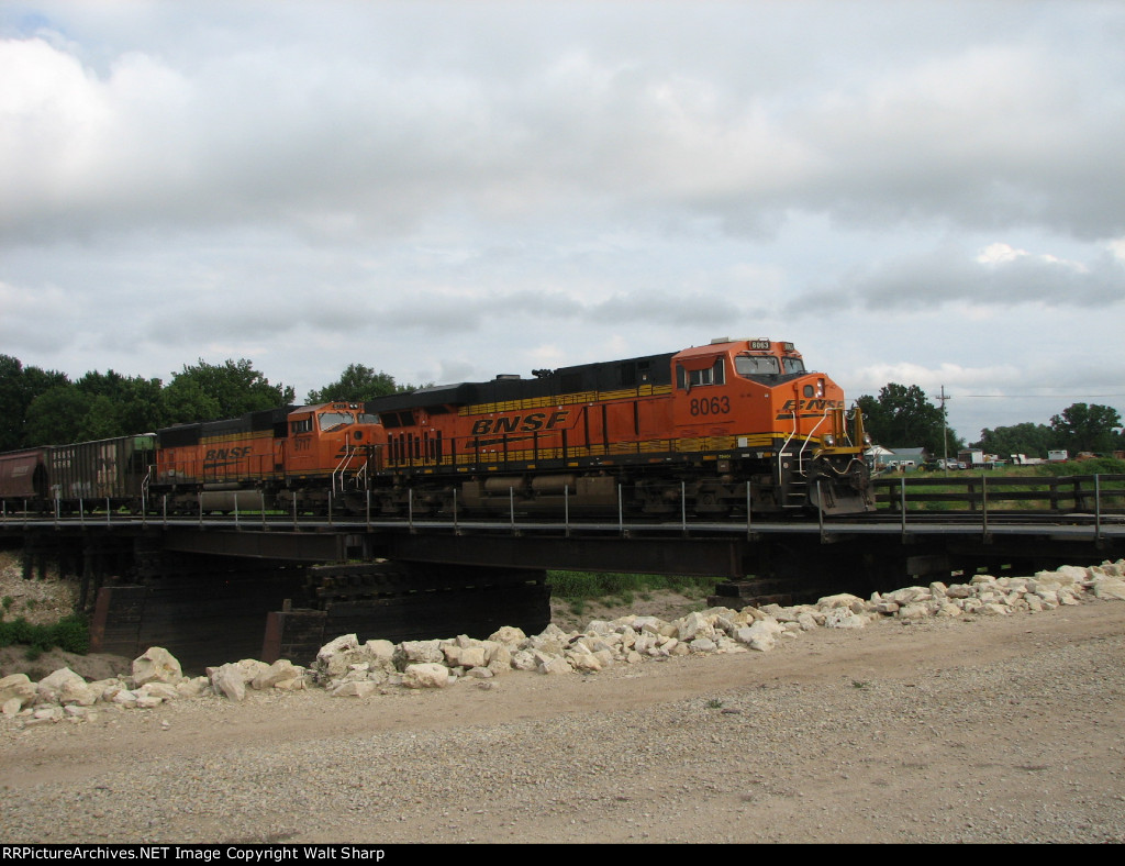 BNSF 8063